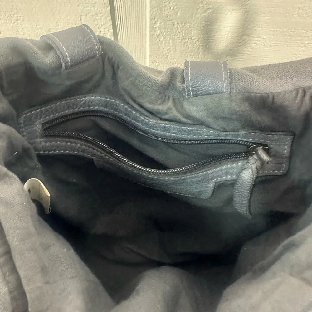 Hudson and Kings Stuyvesant Medium Bucket Bag in Persian Blue EUC - Picture 7 of 16